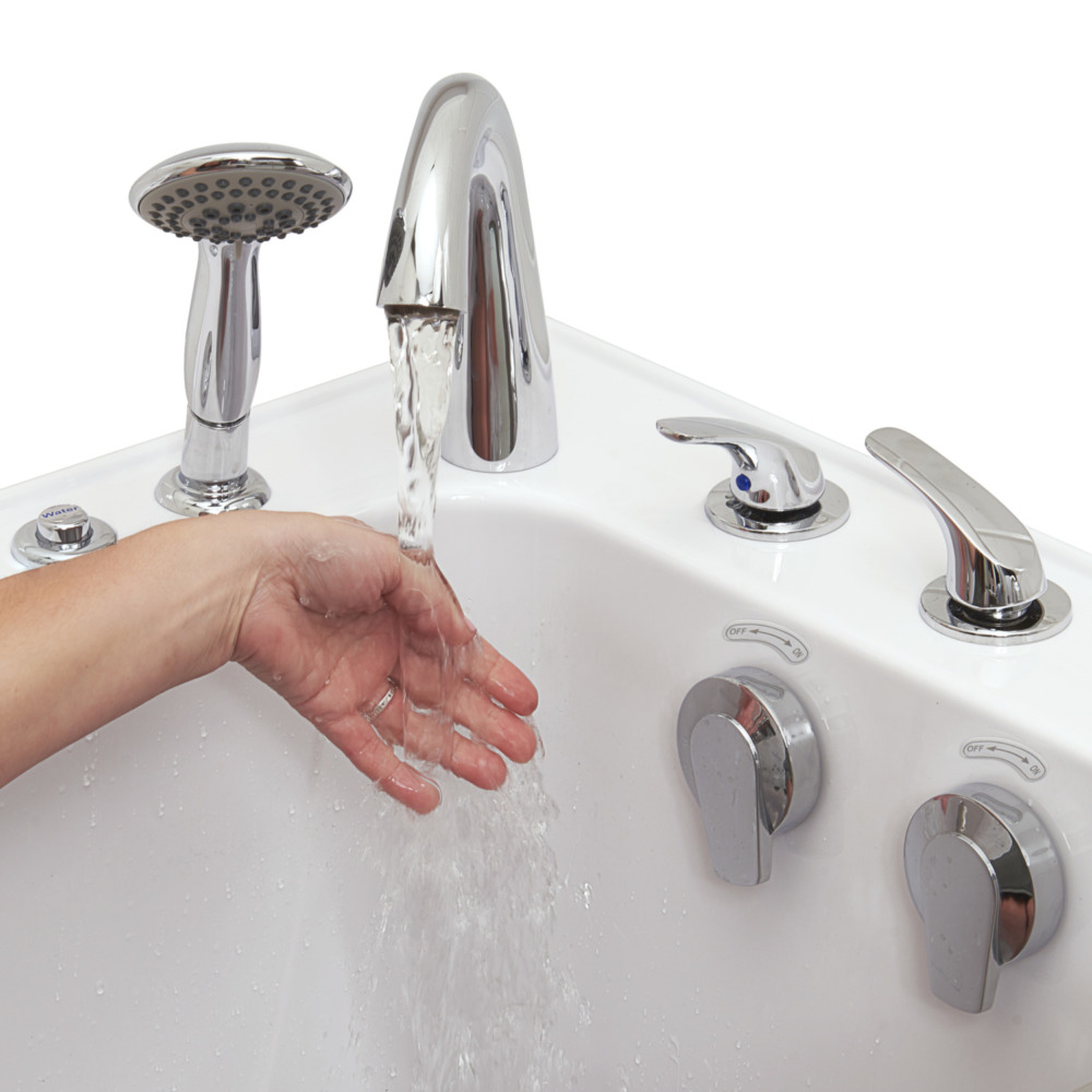 5pc_chrome_closeup_water_facet_hand_nowall_R-1-1000x1000