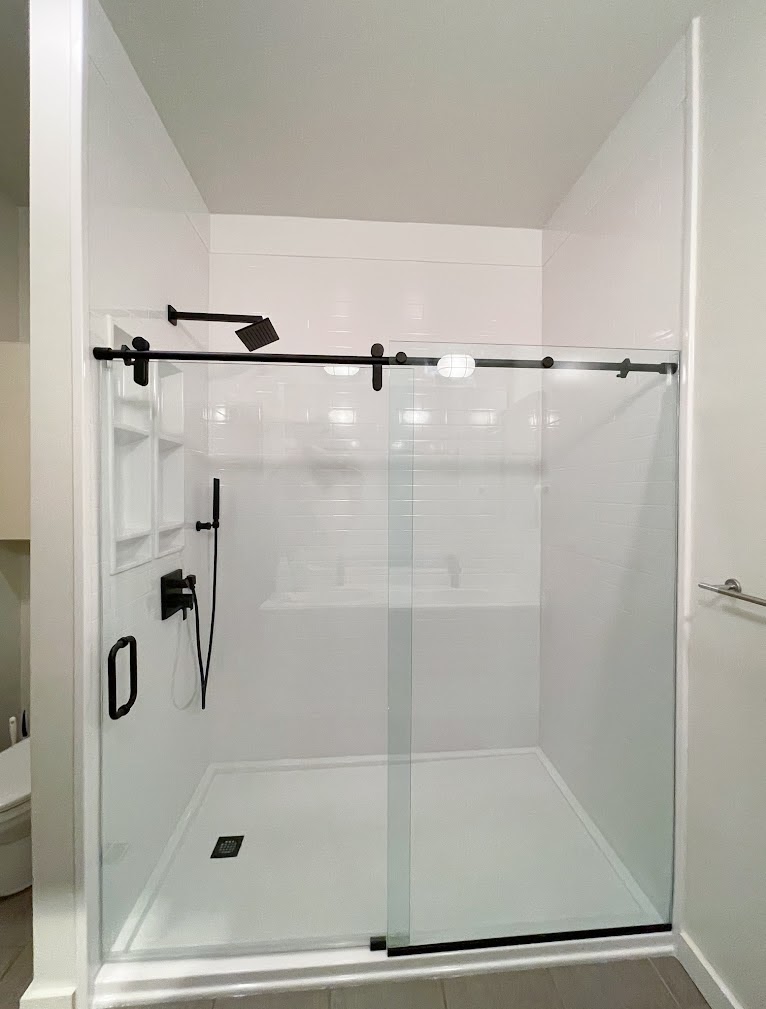 OW_Shower-Door_barn-style_gallery07